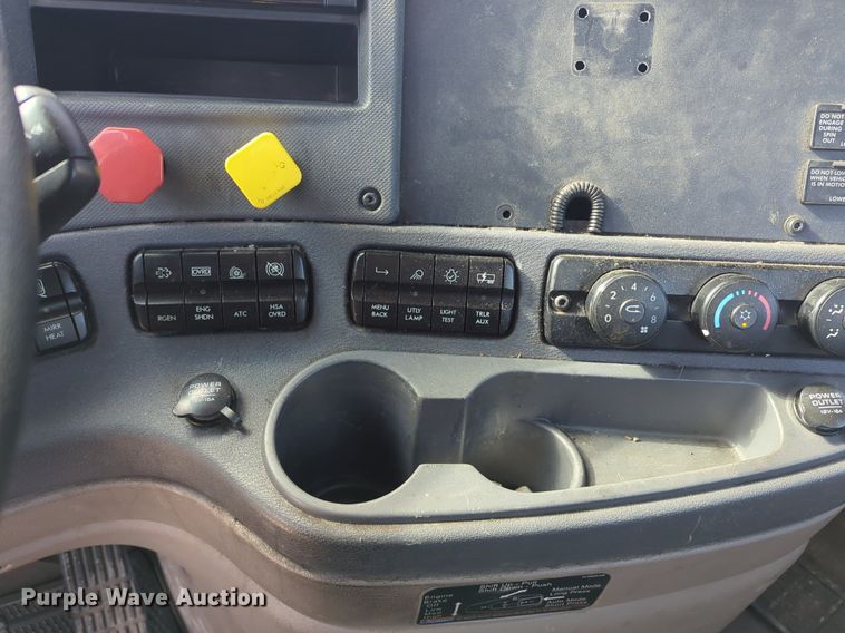 image for item NZ9296 2018 Freightliner Cascadia 125 semi truck