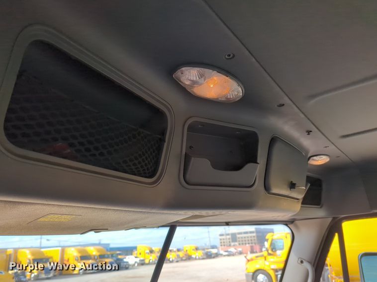 image for item NZ9296 2018 Freightliner Cascadia 125 semi truck