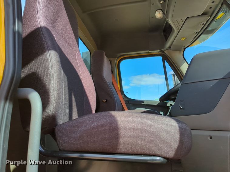 image for item NZ9296 2018 Freightliner Cascadia 125 semi truck