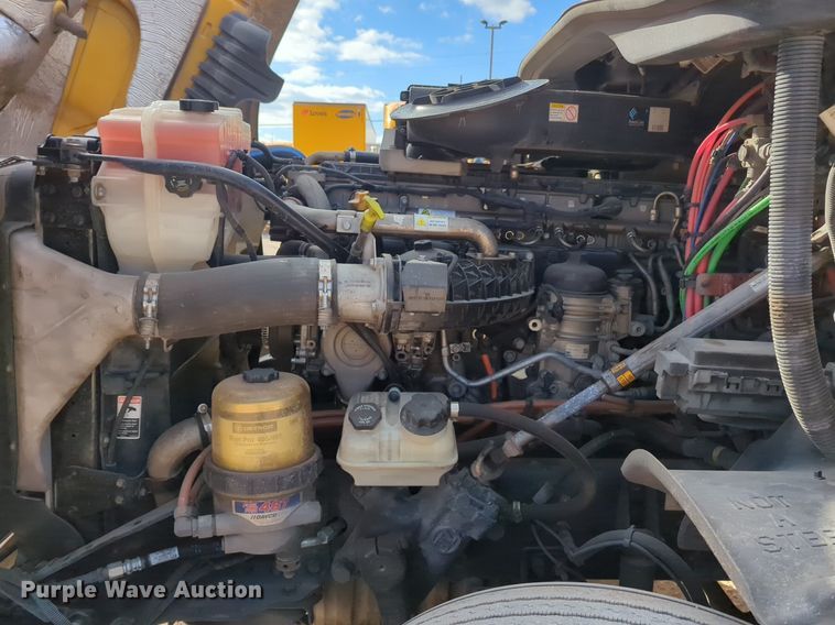 image for item NZ9296 2018 Freightliner Cascadia 125 semi truck