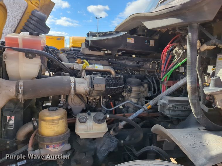 image for item NZ9296 2018 Freightliner Cascadia 125 semi truck