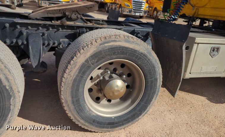 image for item NZ9296 2018 Freightliner Cascadia 125 semi truck