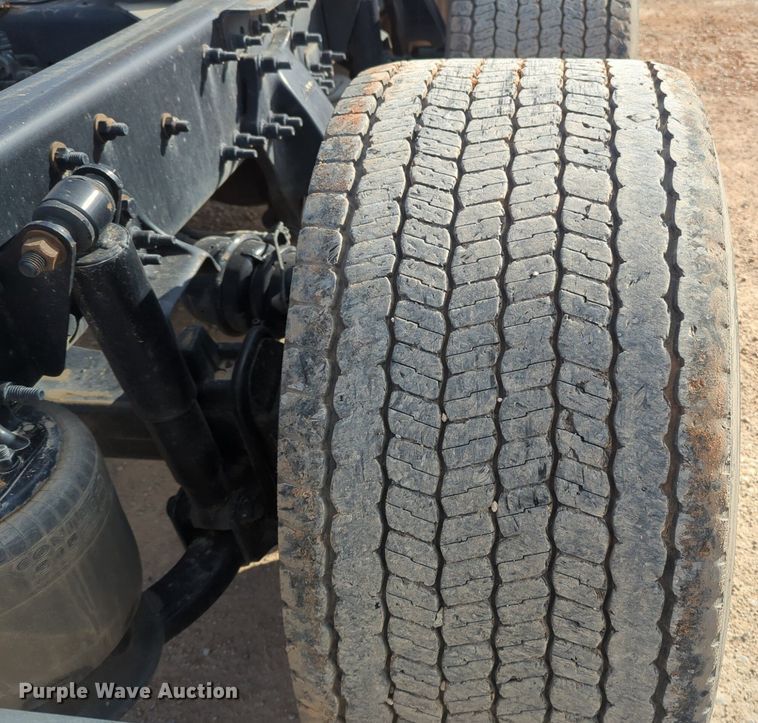 image for item NZ9296 2018 Freightliner Cascadia 125 semi truck