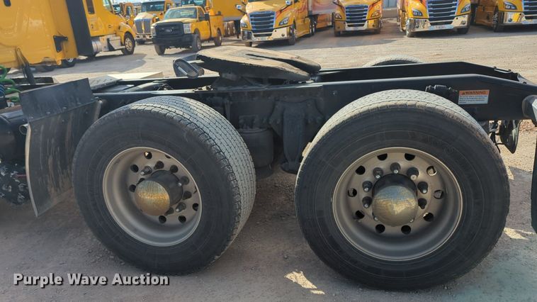 image for item NZ9296 2018 Freightliner Cascadia 125 semi truck