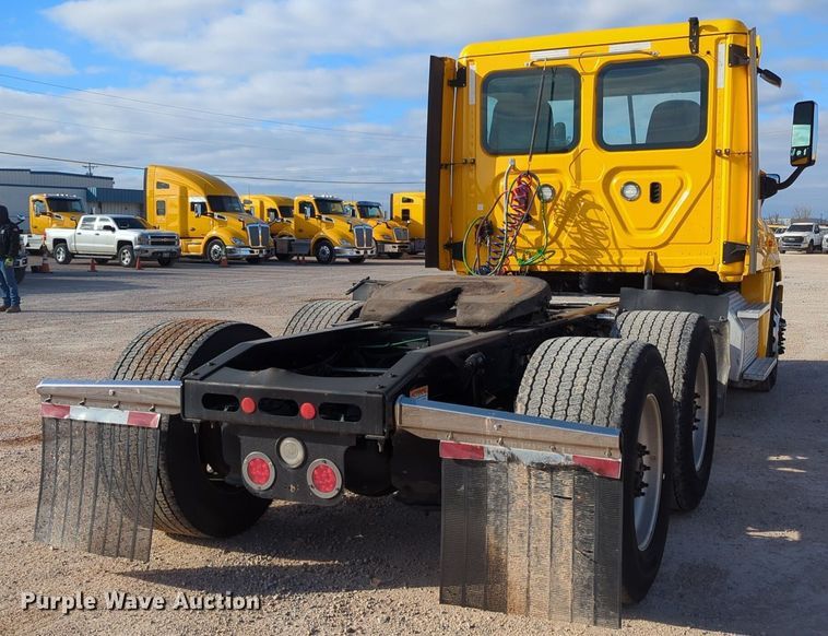 image for item NZ9297 2018 Freightliner  Cascadia 125 semi truck