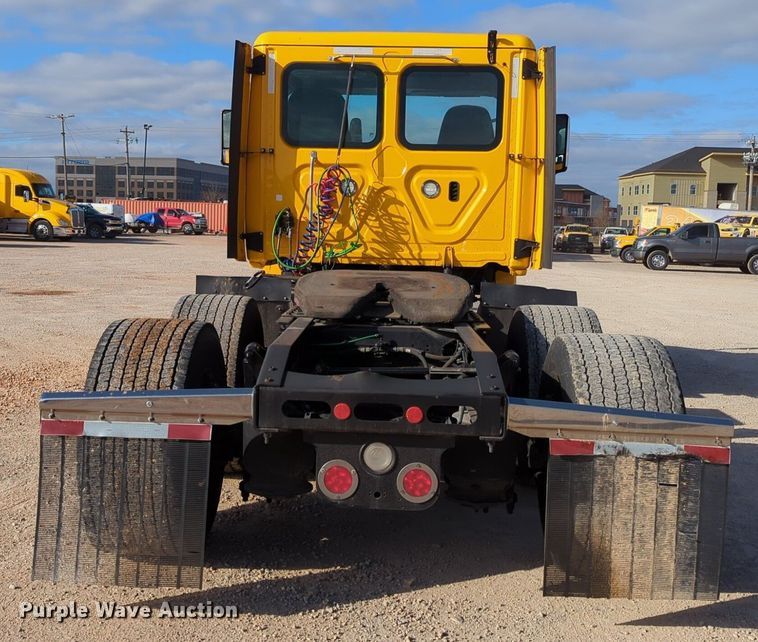 image for item NZ9297 2018 Freightliner  Cascadia 125 semi truck