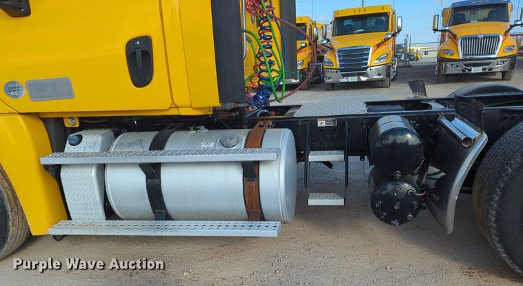 image for item NZ9297 2018 Freightliner  Cascadia 125 semi truck