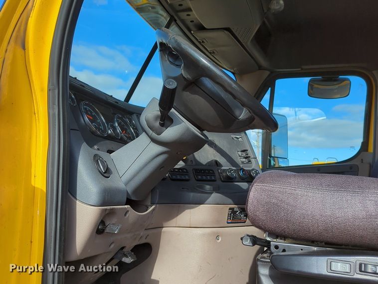 image for item NZ9297 2018 Freightliner  Cascadia 125 semi truck