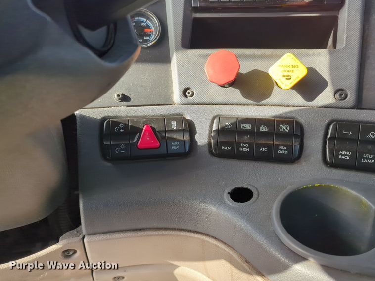 image for item NZ9297 2018 Freightliner  Cascadia 125 semi truck