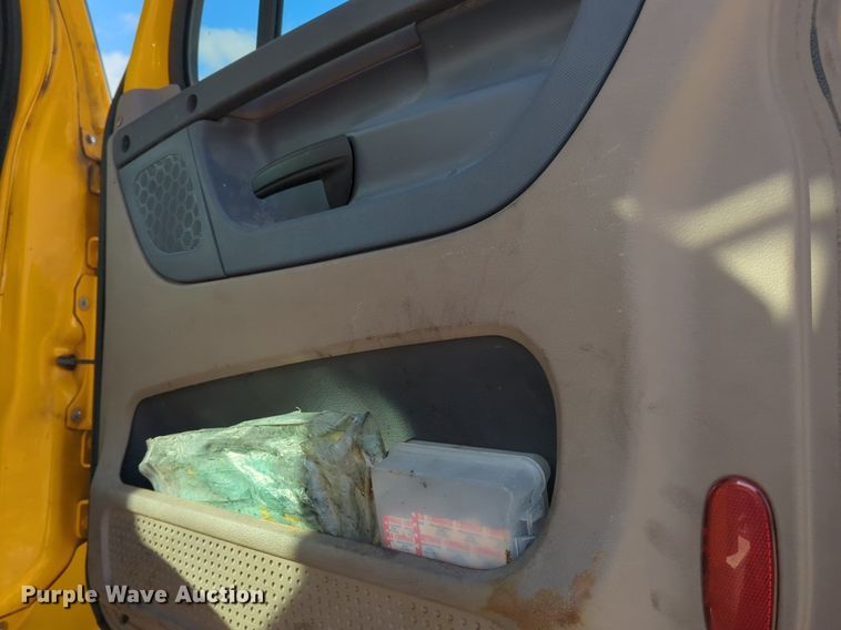 image for item NZ9297 2018 Freightliner  Cascadia 125 semi truck