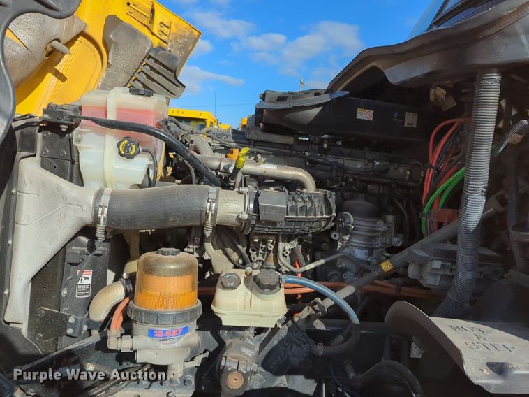 image for item NZ9297 2018 Freightliner  Cascadia 125 semi truck