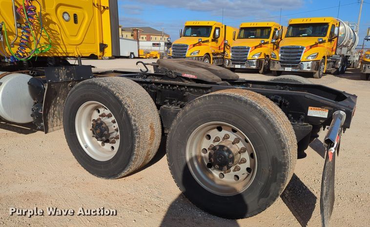 image for item NZ9297 2018 Freightliner  Cascadia 125 semi truck