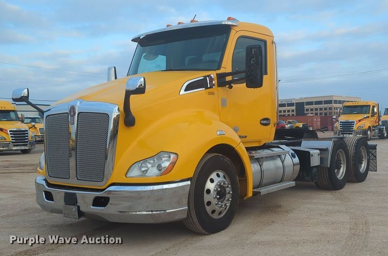 image for item OD9252 2019 Kenworth T680 semi truck