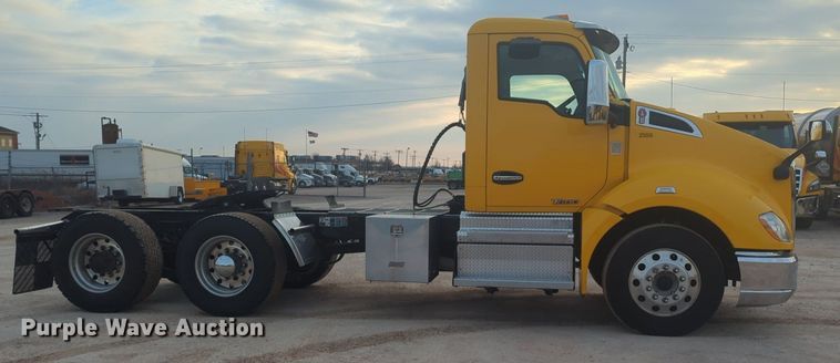 image for item OD9252 2019 Kenworth T680 semi truck