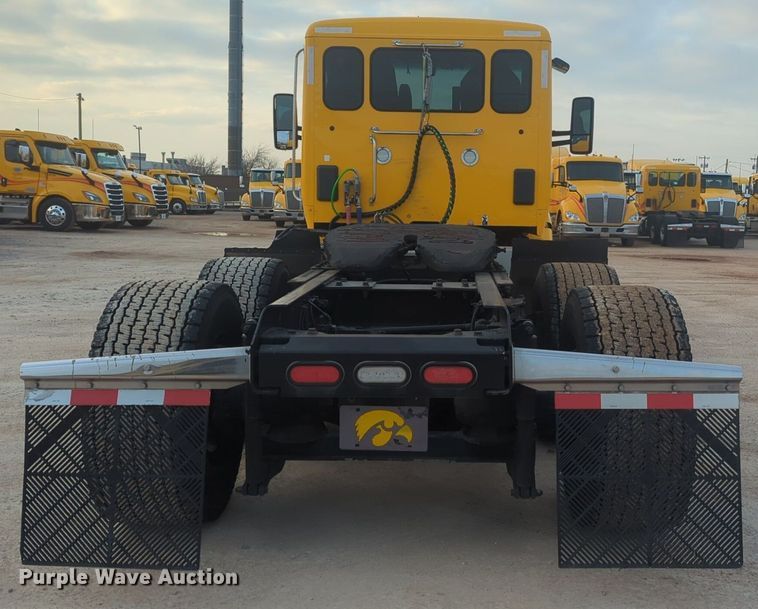 image for item OD9252 2019 Kenworth T680 semi truck