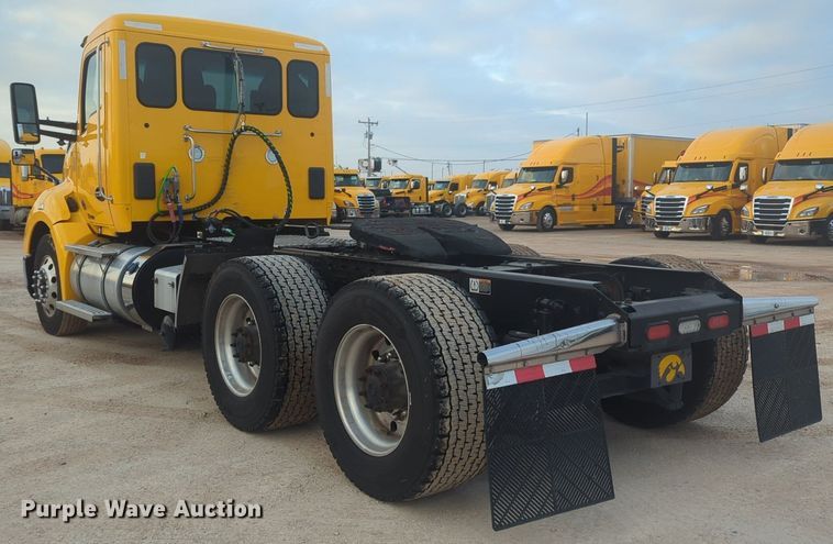 image for item OD9252 2019 Kenworth T680 semi truck