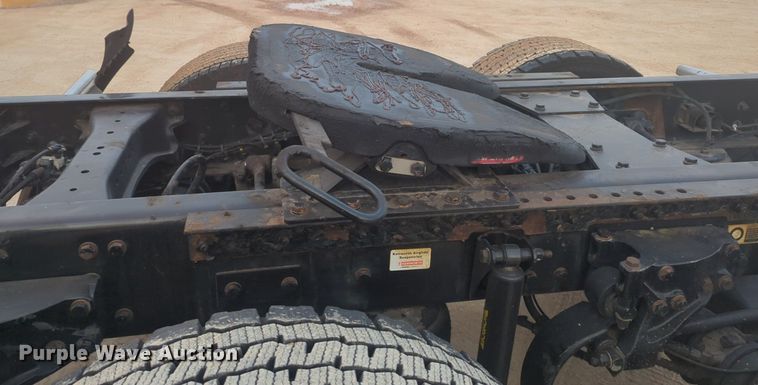 image for item OD9252 2019 Kenworth T680 semi truck