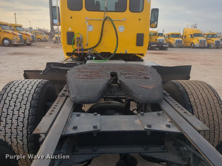 image for item OD9252 2019 Kenworth T680 semi truck