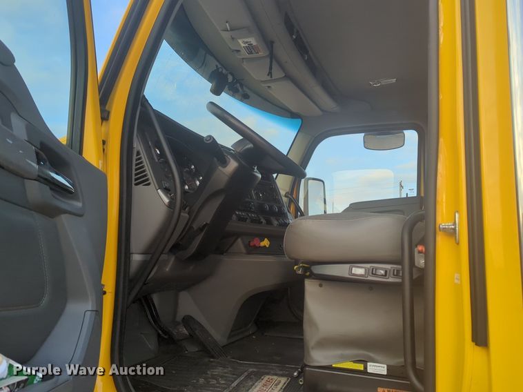 image for item OD9252 2019 Kenworth T680 semi truck