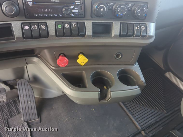 image for item OD9252 2019 Kenworth T680 semi truck