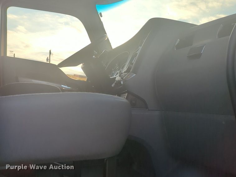 image for item OD9252 2019 Kenworth T680 semi truck