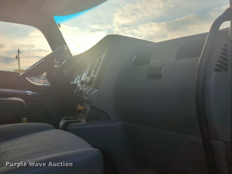 image for item OD9252 2019 Kenworth T680 semi truck