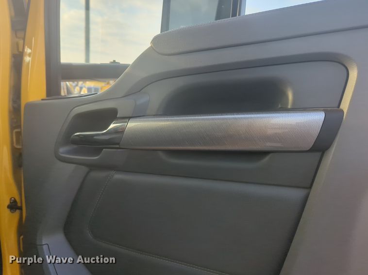 image for item OD9252 2019 Kenworth T680 semi truck