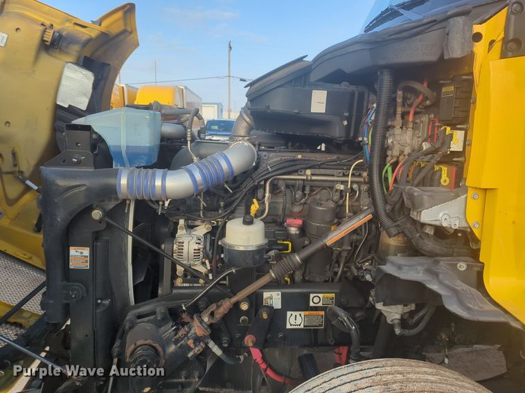 image for item OD9252 2019 Kenworth T680 semi truck