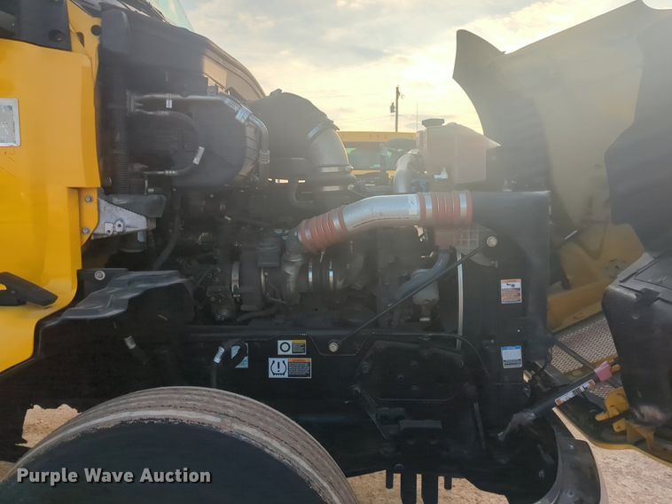 image for item OD9252 2019 Kenworth T680 semi truck