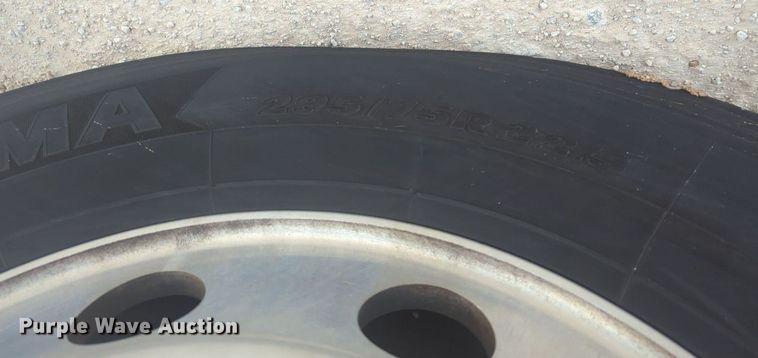 image for item OD9252 2019 Kenworth T680 semi truck