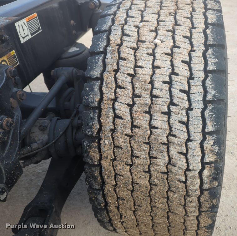 image for item OD9252 2019 Kenworth T680 semi truck