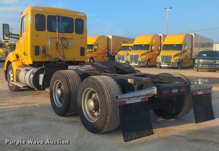 image for item OD9253 2020 Kenworth  T680 semi truck