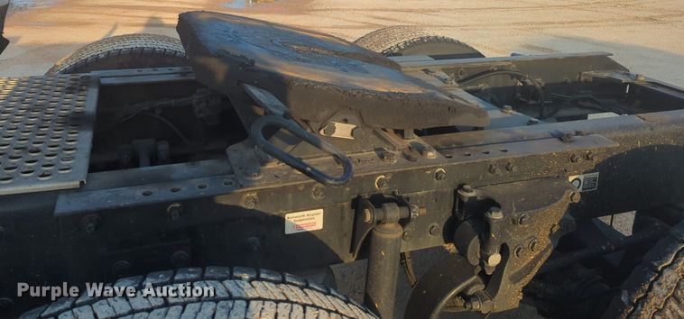 image for item OD9253 2020 Kenworth  T680 semi truck