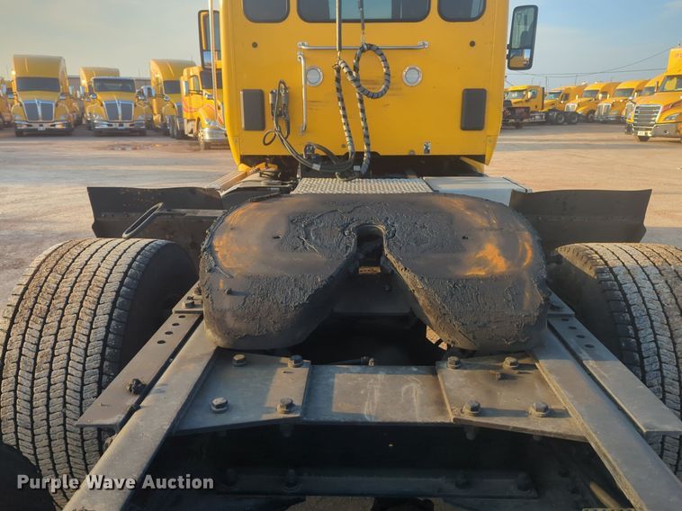 image for item OD9253 2020 Kenworth  T680 semi truck