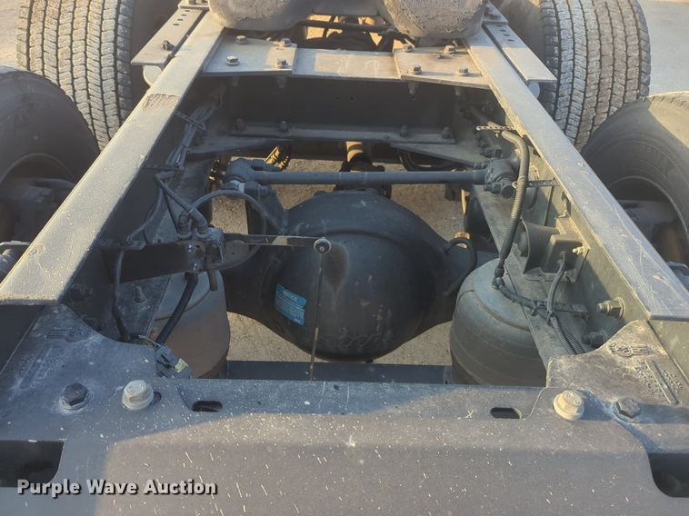 image for item OD9253 2020 Kenworth  T680 semi truck