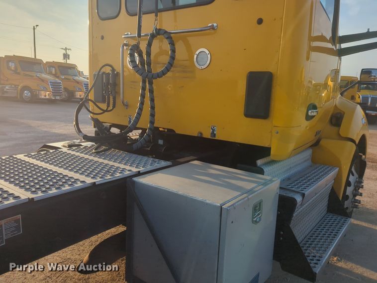 image for item OD9253 2020 Kenworth  T680 semi truck