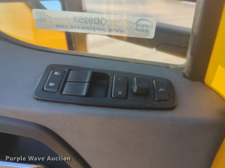 image for item OD9253 2020 Kenworth  T680 semi truck