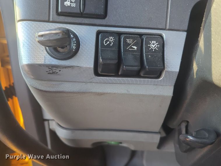 image for item OD9253 2020 Kenworth  T680 semi truck