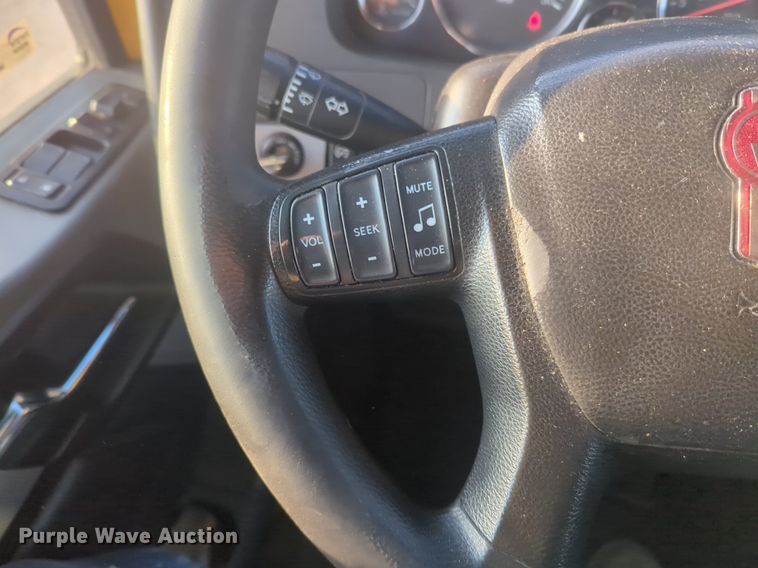 image for item OD9253 2020 Kenworth  T680 semi truck