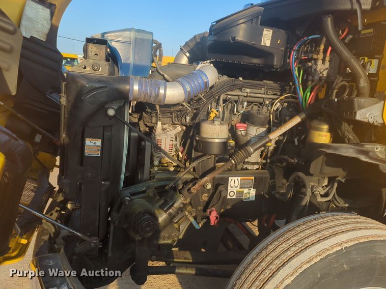 image for item OD9253 2020 Kenworth  T680 semi truck