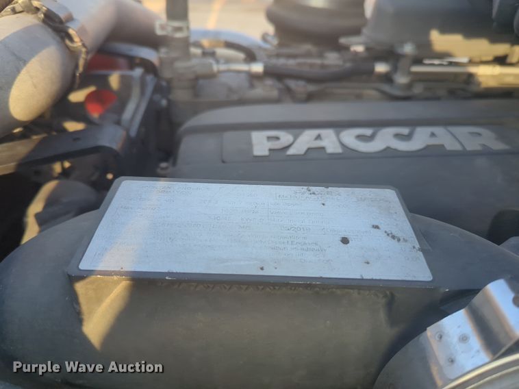 image for item OD9253 2020 Kenworth  T680 semi truck