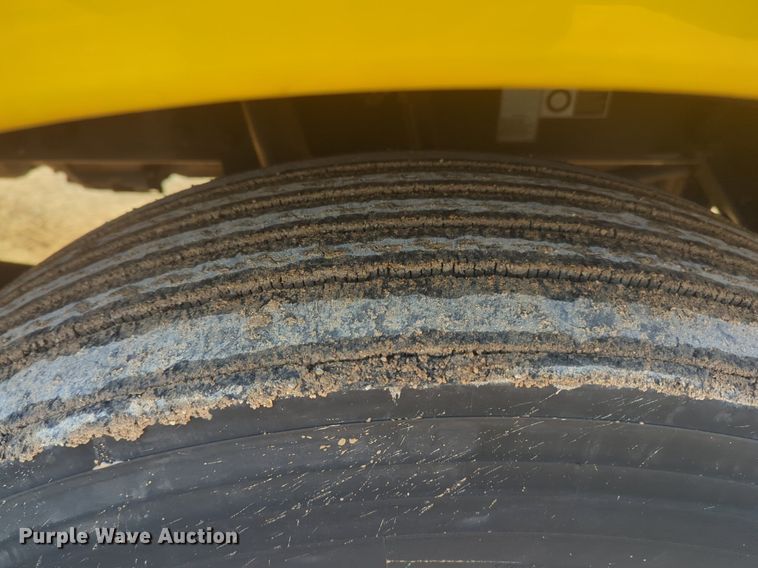 image for item OD9253 2020 Kenworth  T680 semi truck