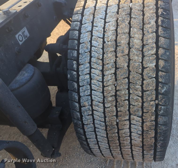 image for item OD9253 2020 Kenworth  T680 semi truck