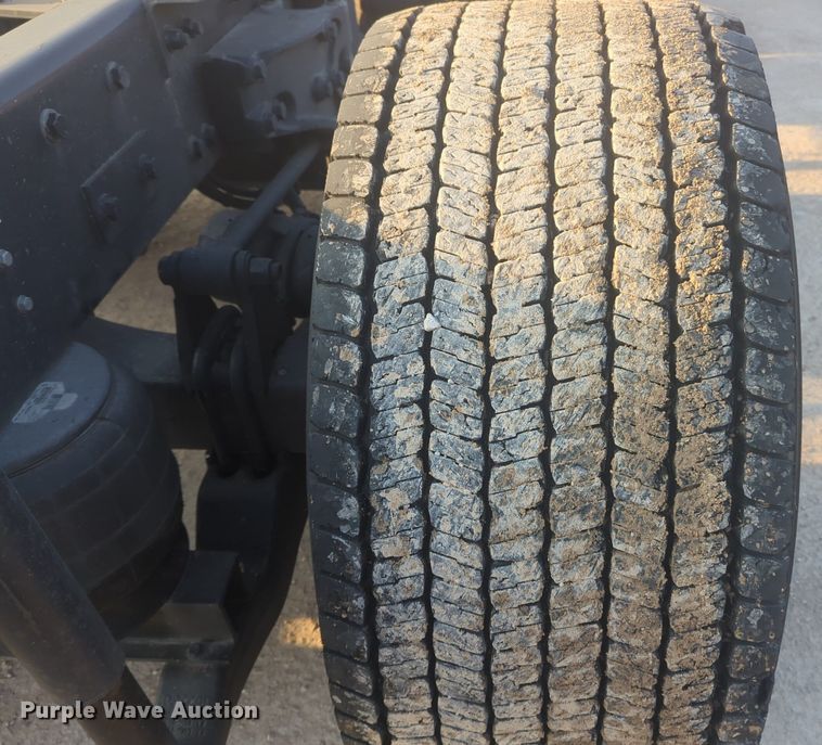 image for item OD9253 2020 Kenworth  T680 semi truck