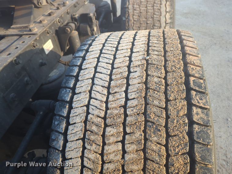 image for item OD9253 2020 Kenworth  T680 semi truck