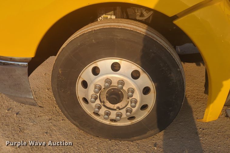 image for item OD9253 2020 Kenworth  T680 semi truck