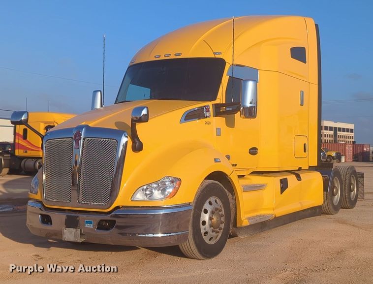 image for item OD9255 2020 Kenworth T680 semi truck
