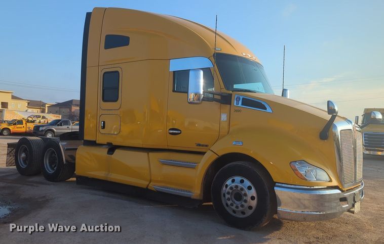 image for item OD9255 2020 Kenworth T680 semi truck