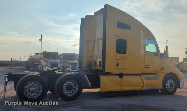 image for item OD9255 2020 Kenworth T680 semi truck