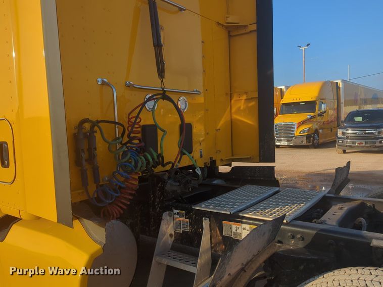 image for item OD9255 2020 Kenworth T680 semi truck